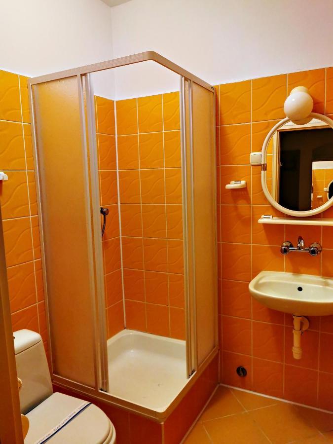 "Aleksandrowka" Restauracja I Noclegi Horyniec Exteriör bild
