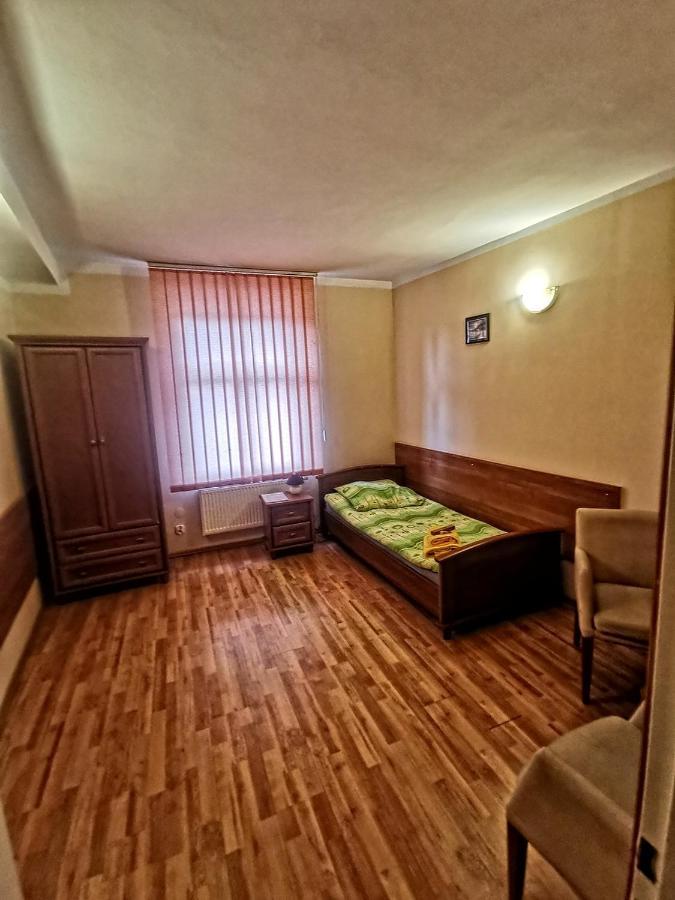 "Aleksandrowka" Restauracja I Noclegi Horyniec Exteriör bild